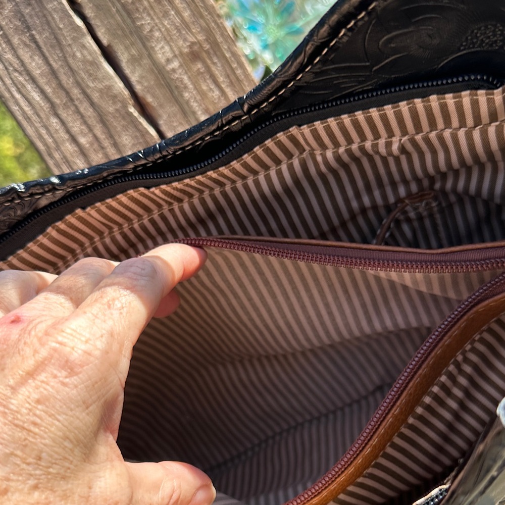 Floral Butterfly Embroidered Black Conceal Carry Handbag NWT. FLASH SALE! - Picture 6 of 13